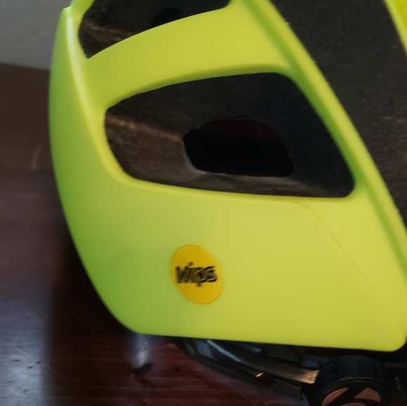 Bontrager solstice mips helmet - Picture 6 of 7